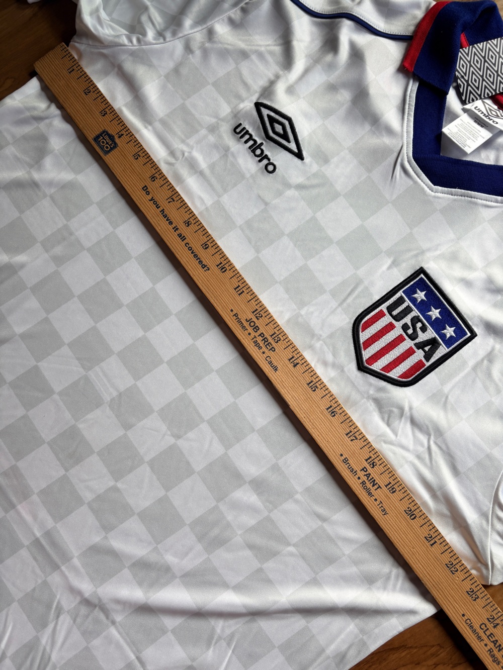 Umbro White USA Soccer Shirt with Red & Blue Accents Medium - Picture 7 of 8